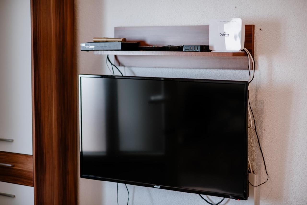 カルロバッグApartmens Leonaアパートメント エクステリア 写真