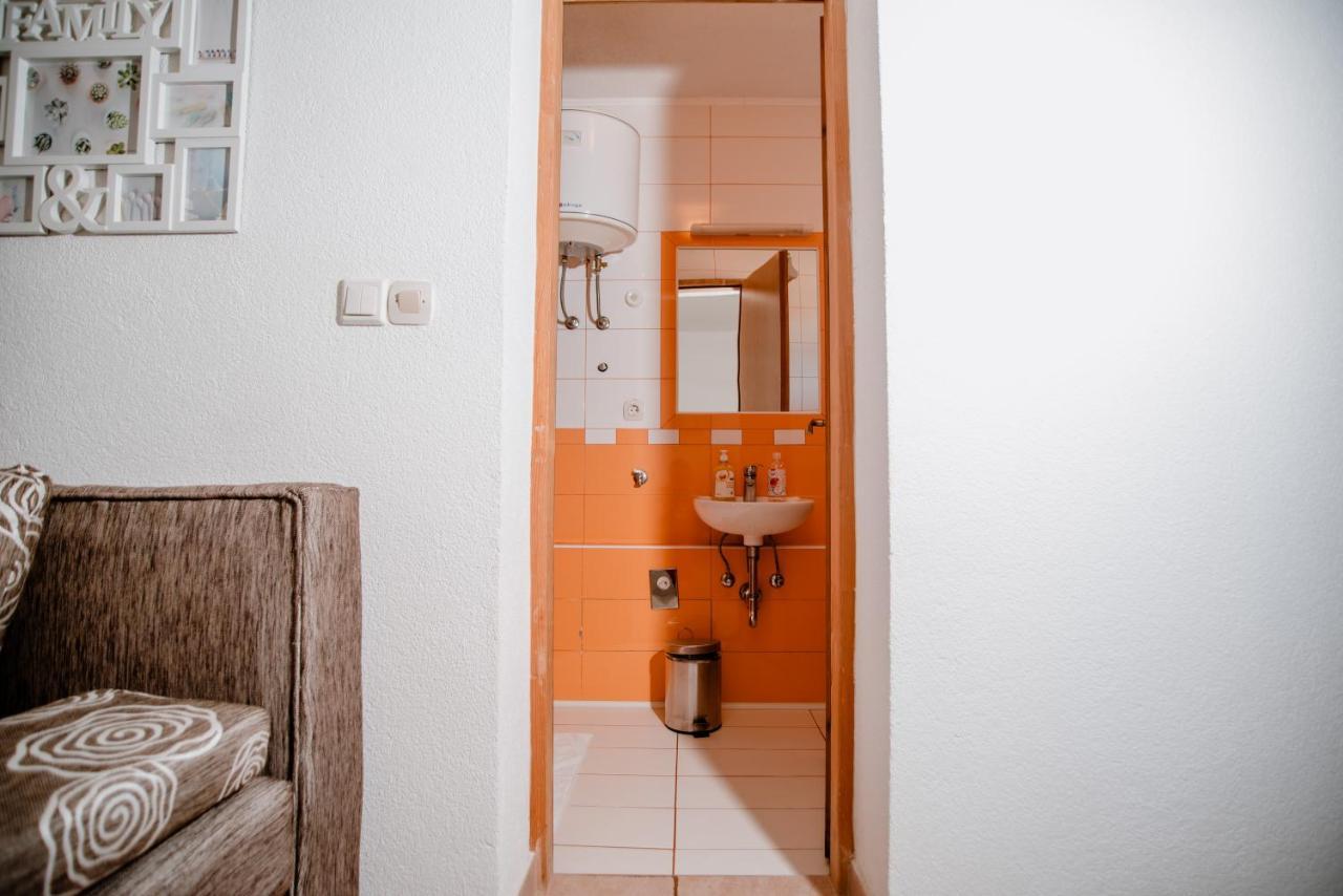 カルロバッグApartmens Leonaアパートメント エクステリア 写真