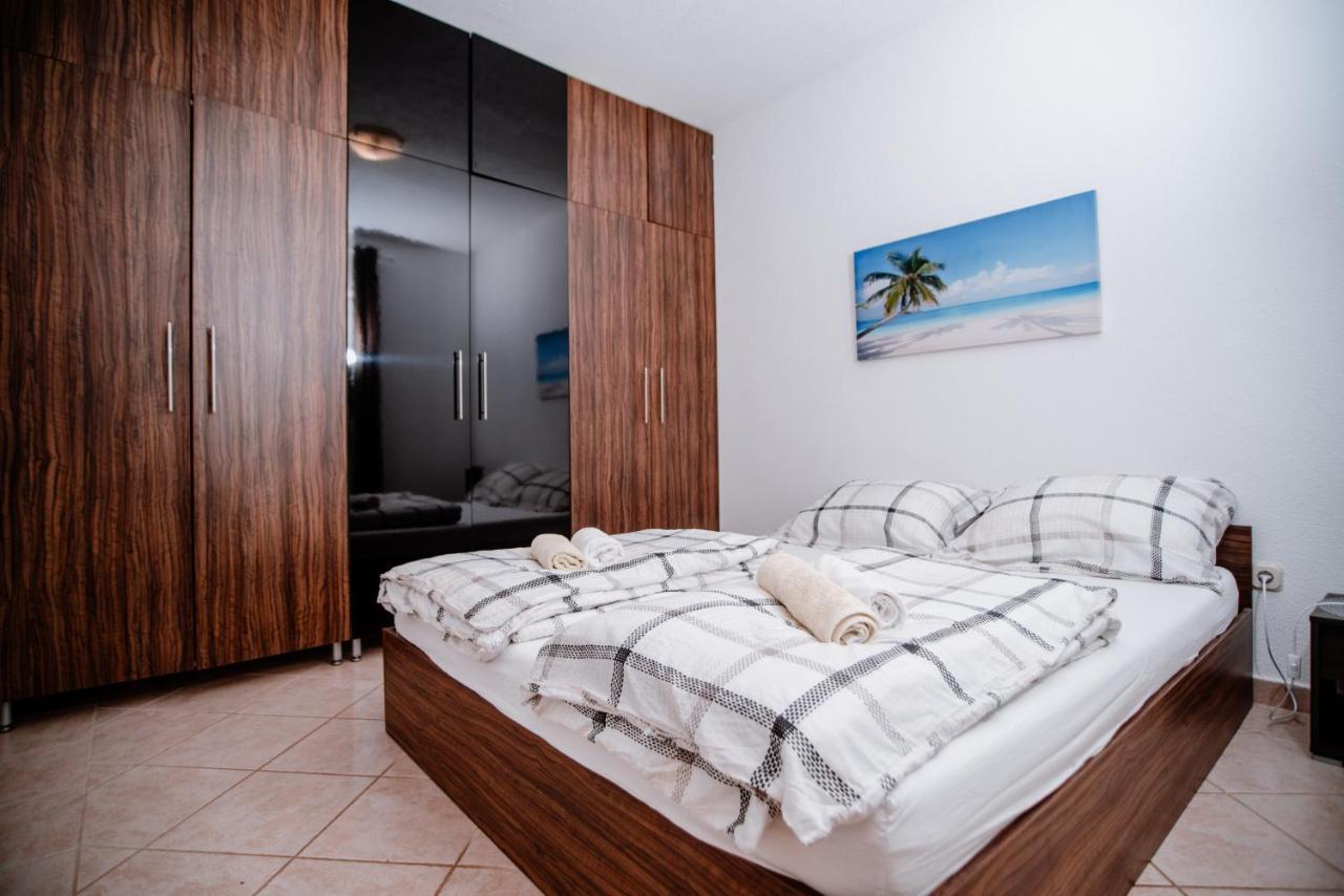 カルロバッグApartmens Leonaアパートメント エクステリア 写真