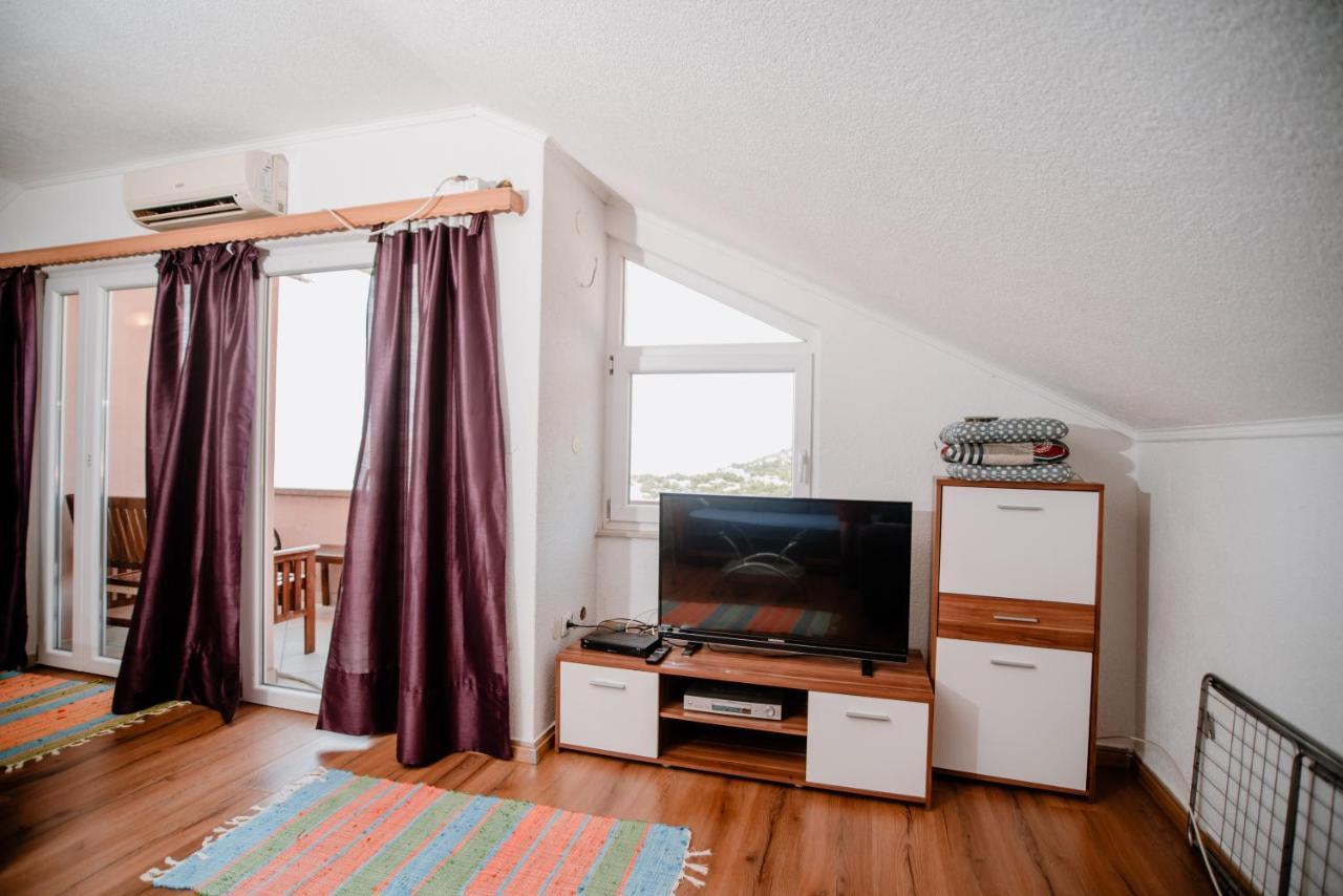 カルロバッグApartmens Leonaアパートメント エクステリア 写真