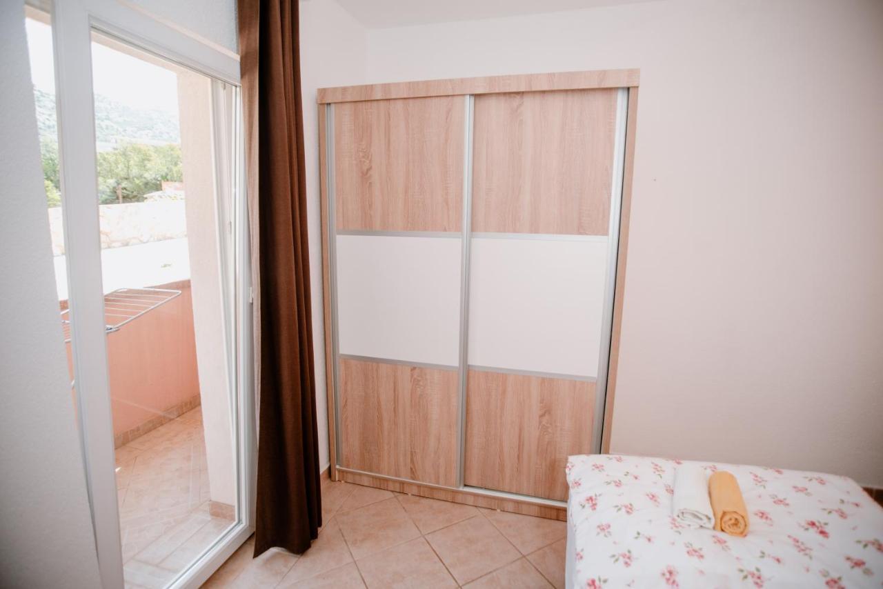 カルロバッグApartmens Leonaアパートメント エクステリア 写真