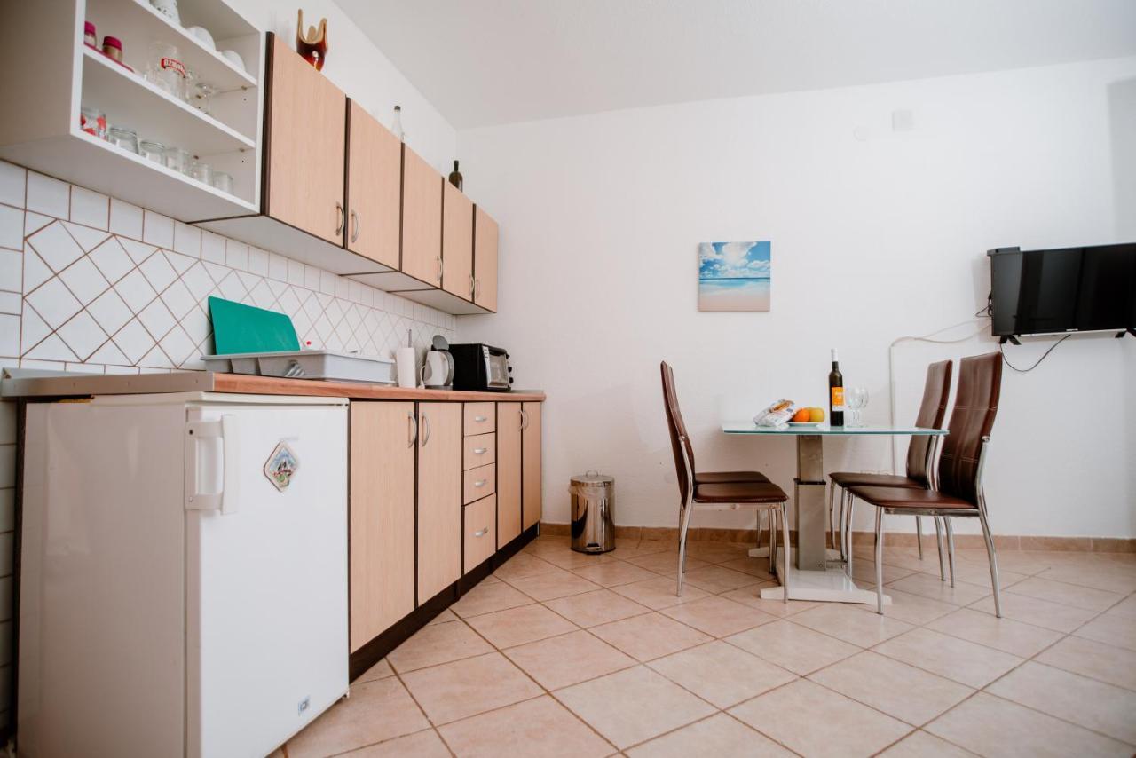 カルロバッグApartmens Leonaアパートメント エクステリア 写真