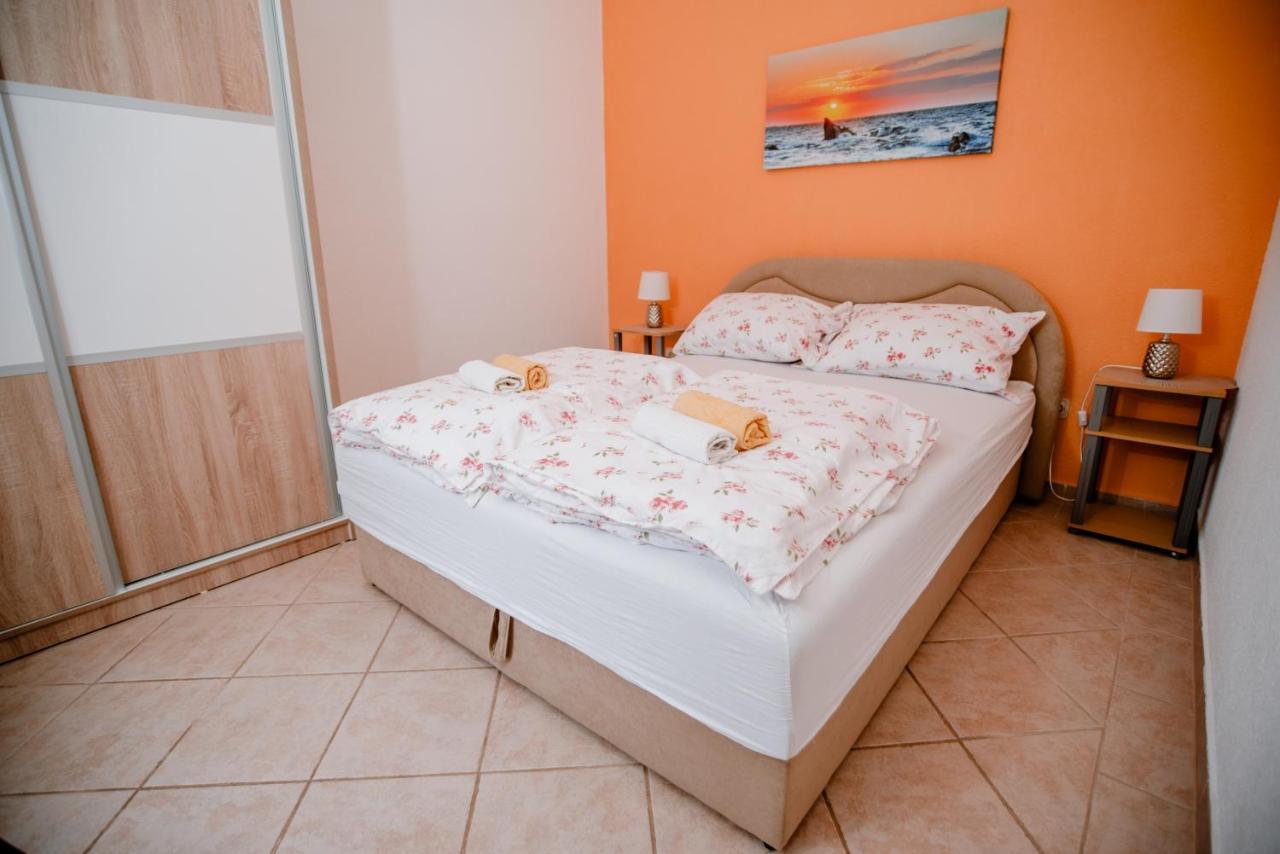 カルロバッグApartmens Leonaアパートメント エクステリア 写真