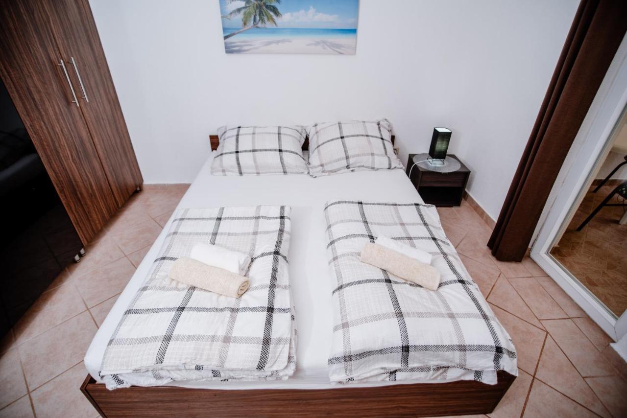 カルロバッグApartmens Leonaアパートメント エクステリア 写真