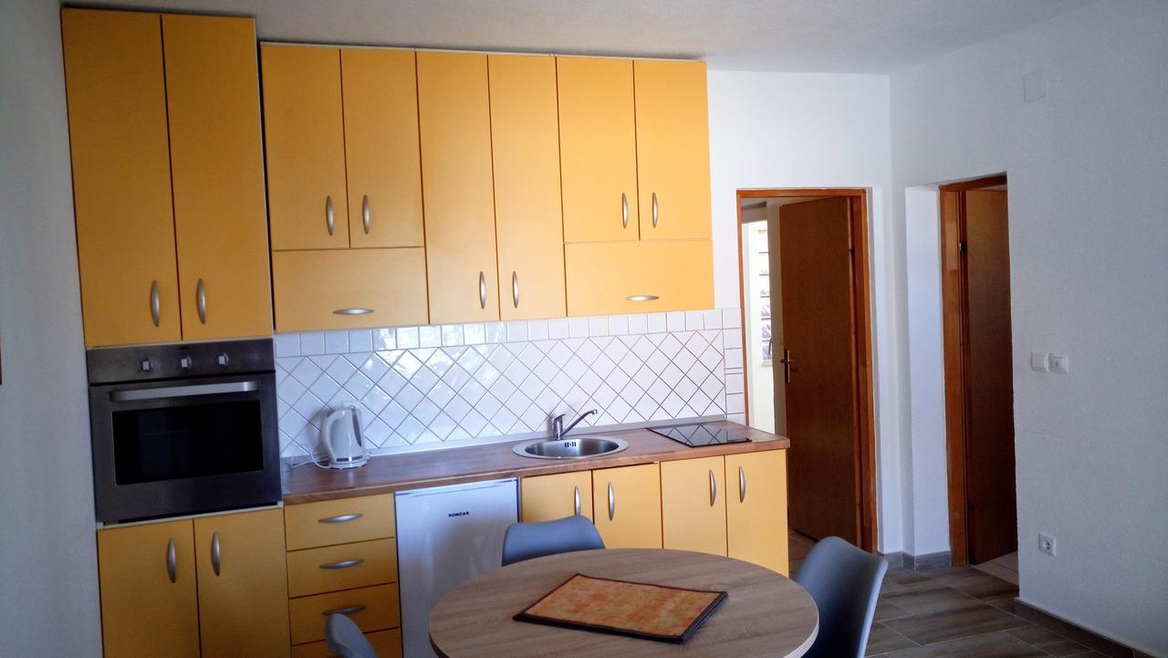 カルロバッグApartmens Leonaアパートメント エクステリア 写真